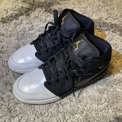 Air Jordan 1 GS Mid “Gold And Gum” Size 7Y