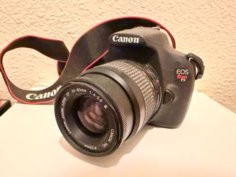 Canon Eos Rebel T5 w/flash