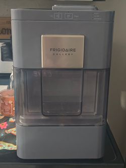 Frigidaire Gallery Countertop Ice Maker