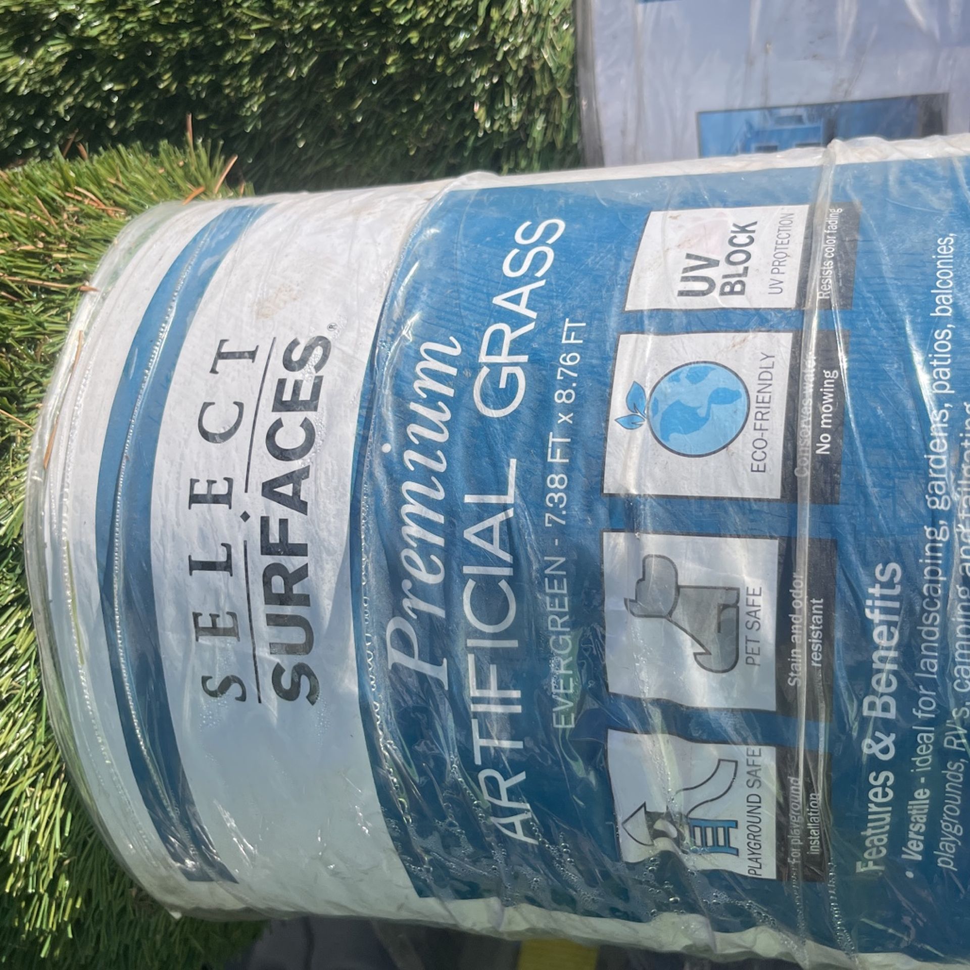 Artificial Grass 64.66 SQ FT (7.38 X 8.76 F )
