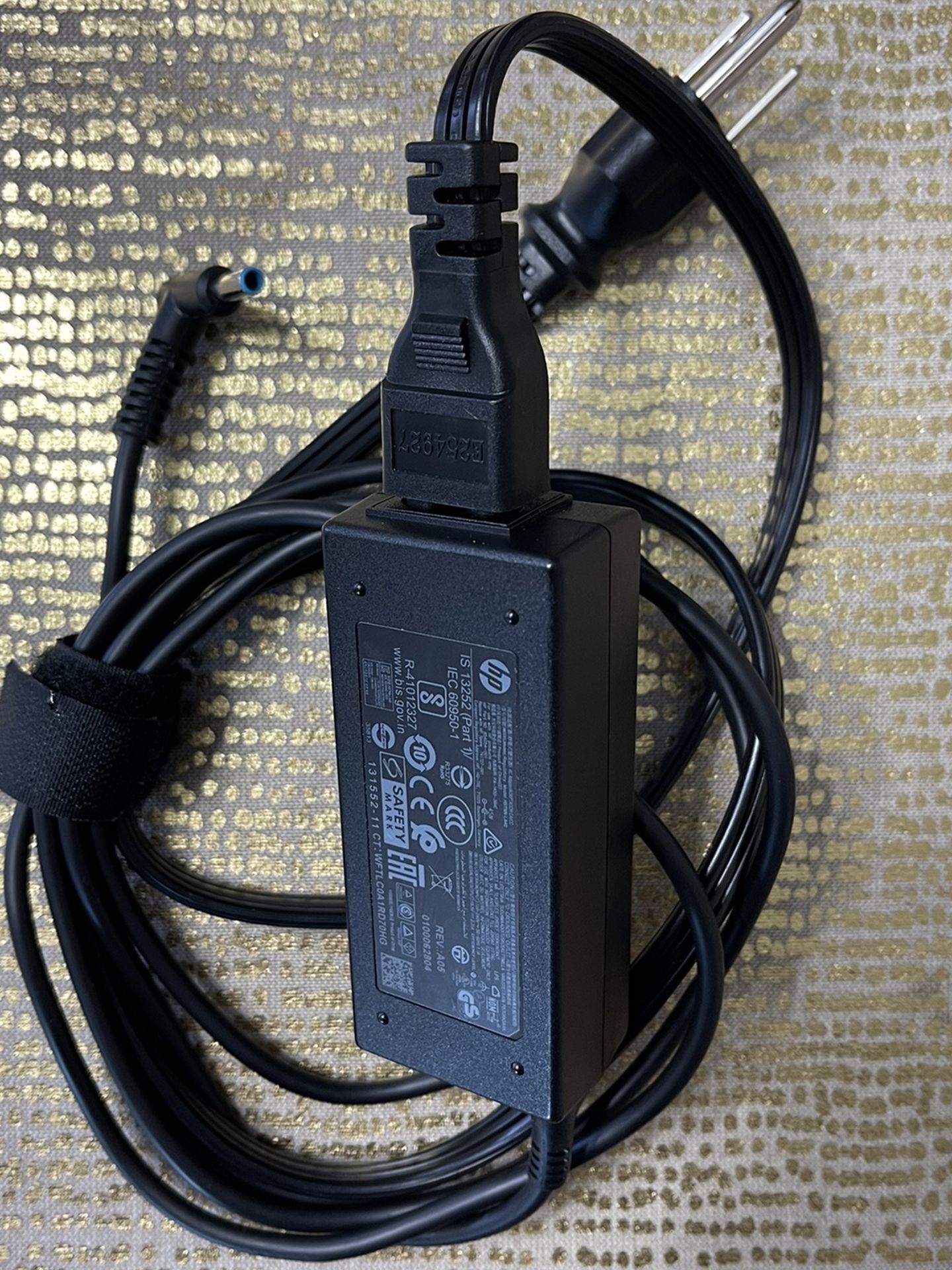 Hp Stream Blue head 45W Original charger