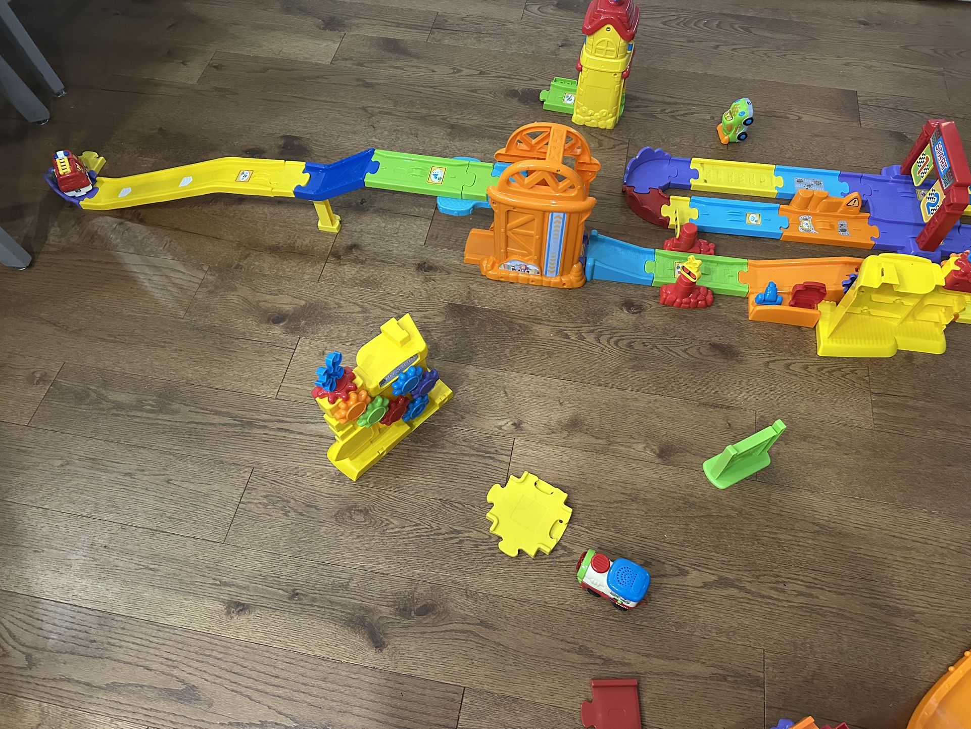 Vtech Go Go Smart Wheels. Train Station. Kids Toys