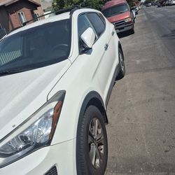 White HYUNDAI  SANTA FE 2006 12,000 MILEE