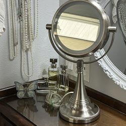 18” Make Up Mirror 