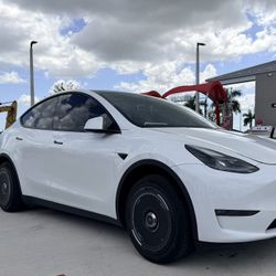 2023 Tesla Mode Y SR