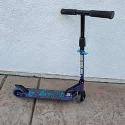 Kids Freestyle Scooter – Stunt / Park Scooter – Good ConditionKids freestyle stunt scooter in good condition—great for riding at the park or neighborh