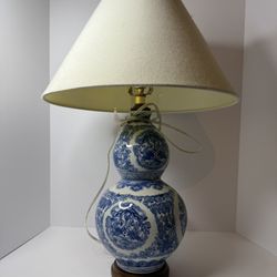 Vintage Blue and White Porcelain Double Gourd Table Lamp with Shade