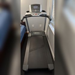 Life Fitness Folding Trea - Excellent - Basking Ridge, NJ