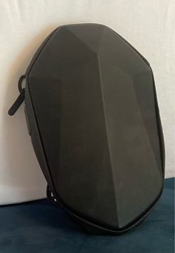 Black Hard Shell Zipper Carry Case