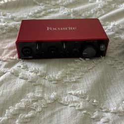 Focusrite Scarlett 2i2