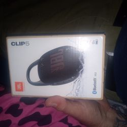 JBL Clip 5 Bluetooth Speaker 