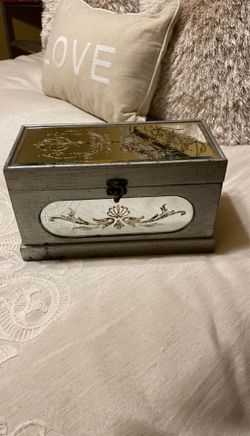 Beautiful Mirror Jewelry Box Decor (11 1/2 long x 7 high x 5 1/2 deep