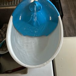 Animal water fountain