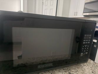 MICROONDAS BLACK + DECKER 20 L X 14 W