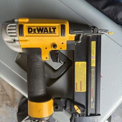 Dewalt Brad Nailer 18 Gage 