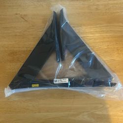 Samsung BN96-60676A Assembly Stand P-Cover Decorat And  Samsung BN96-60675A Assembly Stand P-Cover Top;85Q