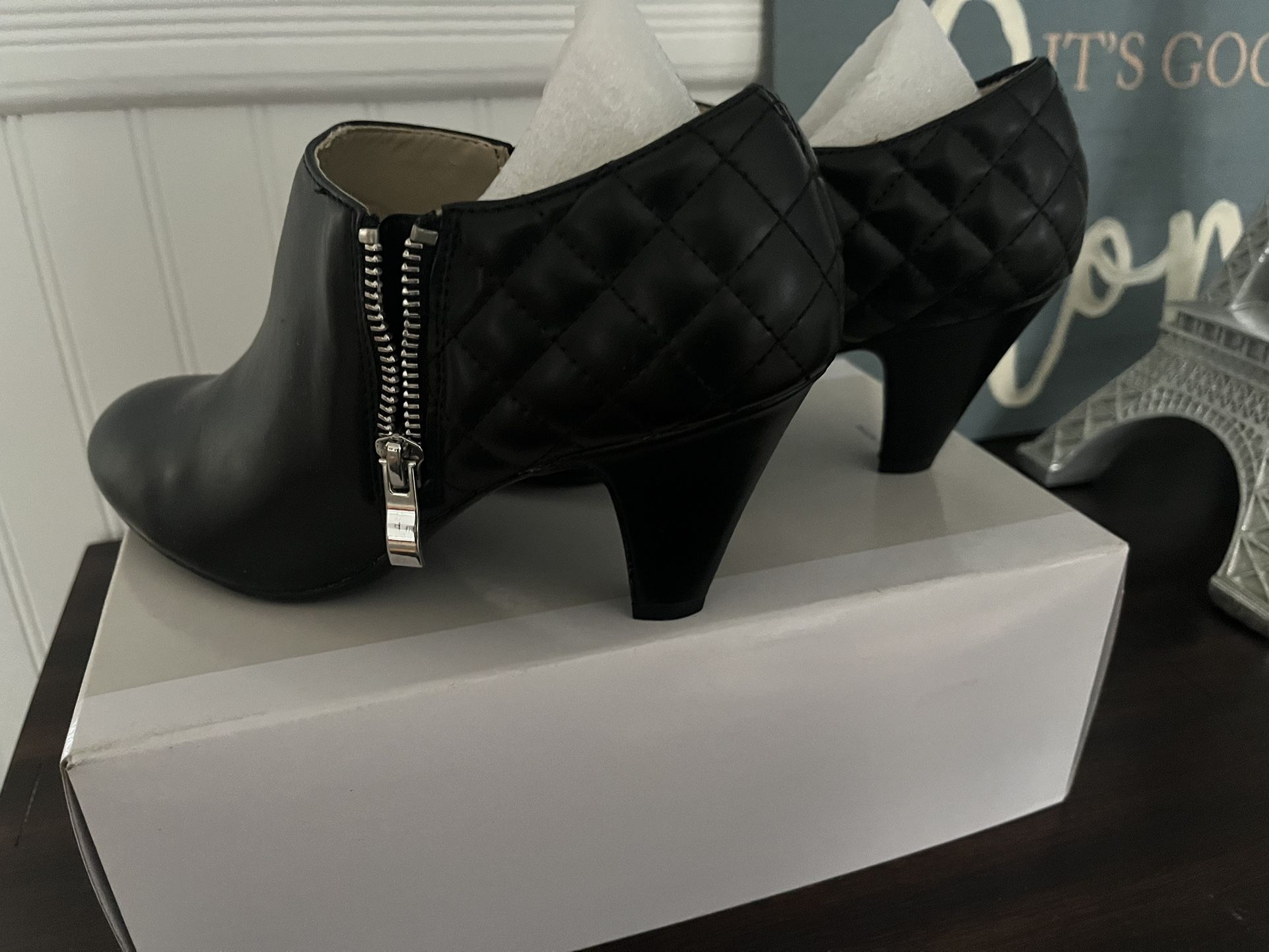 Black N5 Confort Ankle Booties Size 6/half