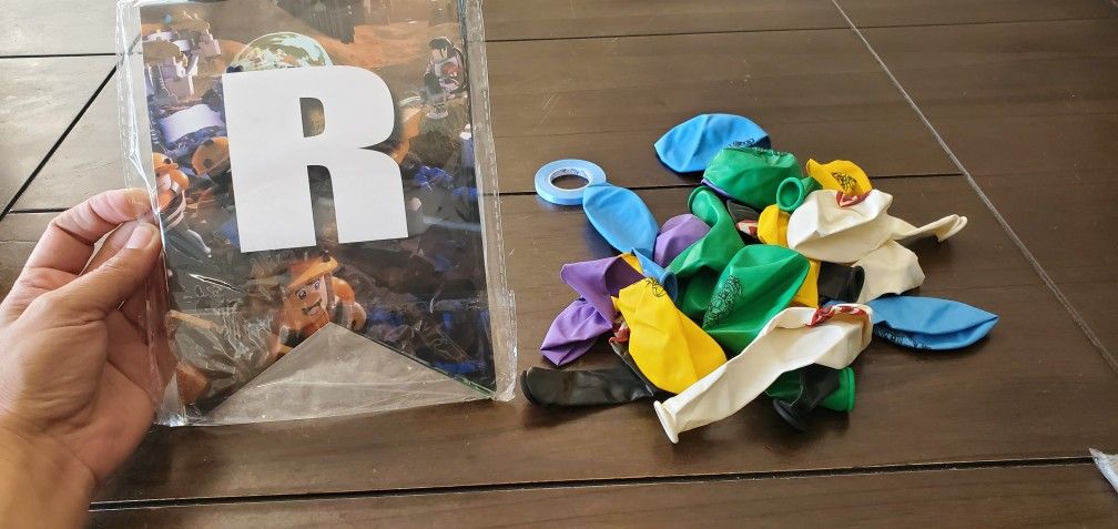 Roblox Birthday Banner And Balloons