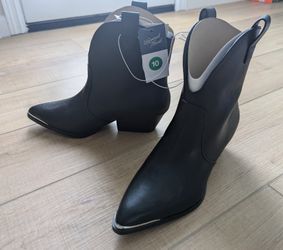 NEW Black Cowgirl Ankle Boots Size 10