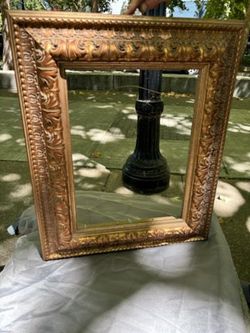 Larson-Juhl Aubusson Collection (Moulding Profile #896825).
