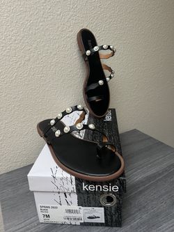 New Kensie women’s black sandals, size 7