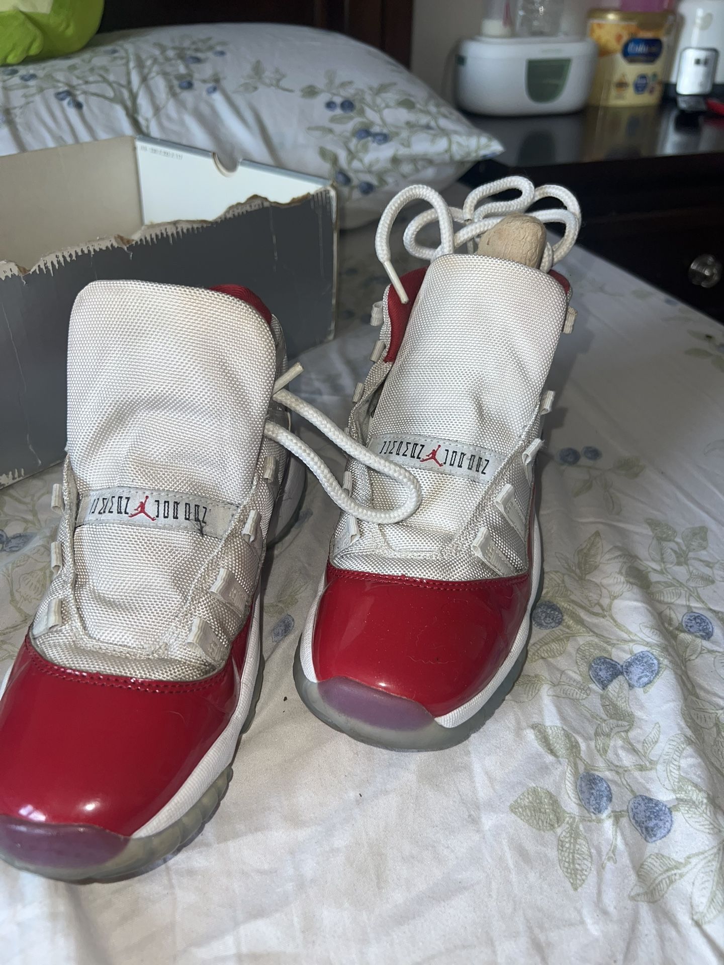 Jordan 11 Cherry 