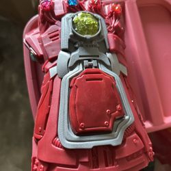 Toy Light Up Infinity Gauntlet 