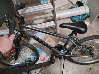 Huffy Rock Creek Mountain Bike 24" Boys