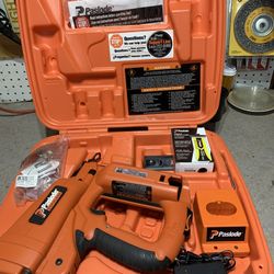 18 Gauge Paslode Finish Nailer With Nails New Open Box