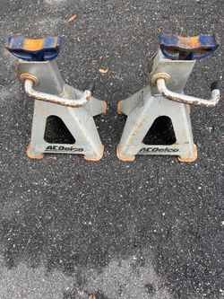 2 ac Delco 2 ton jack stands