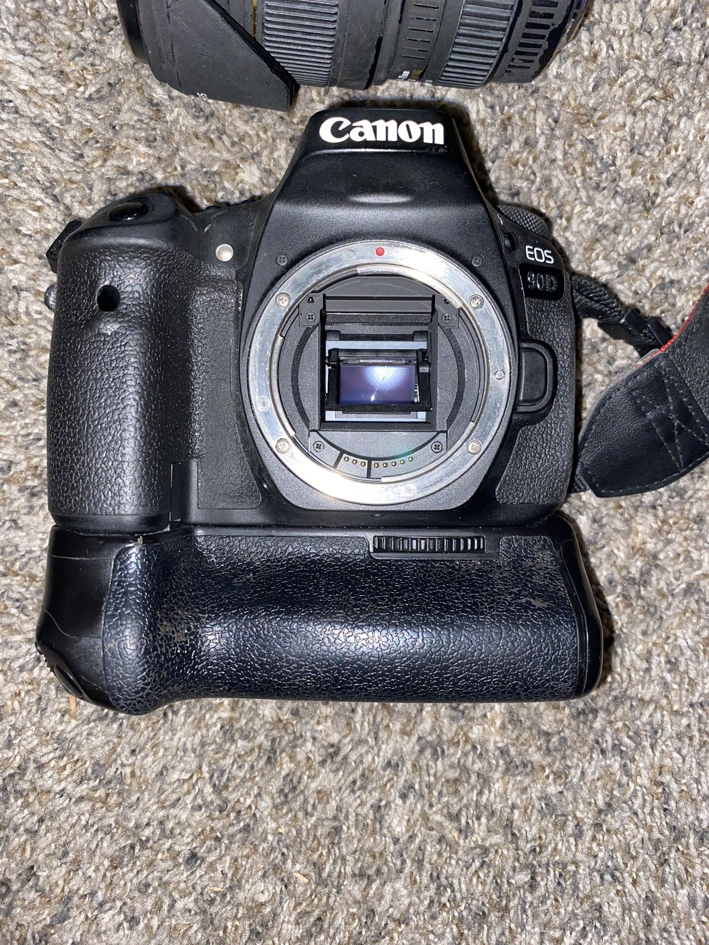 Canon EOS 90D