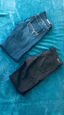 Women’s Denizen from Levi’s leggings size 5 w27 both for 5 Dlls