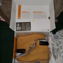 Men work boots