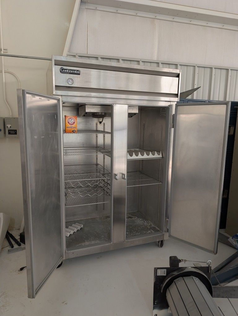 Continental Refrigerator 2R