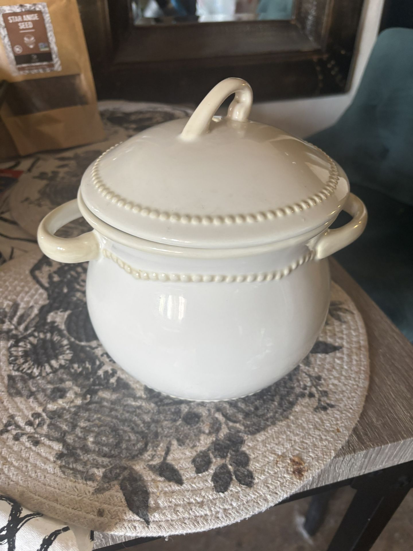Princess House Pavillion Bean Pot & Lid Ceramic Ivory Cream Color With Embossed Dots (used)