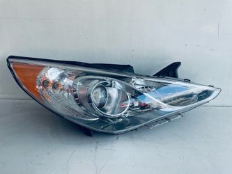2011-2014 HYUNDAI SONATA RIGHT PASSENGER SIDE HEADLIGHT HALOGEN OEM