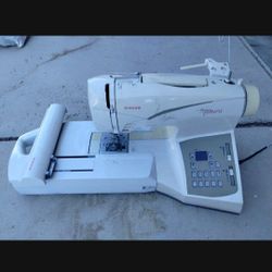 Singer Sewing Machine 