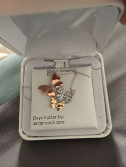 Beautiful 3 butterflies sterling silver necklace obo