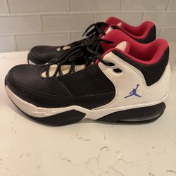 Jordan Max Aura 3 $60 Size Men’s Size 7