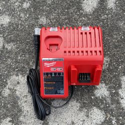 Milwaukee M12/M18 Battery Charger – Genuine OEM