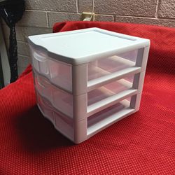 Small Plastic Drawer In Storage Containers In Organizers  In Great Condition Looks Like New 