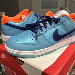 Nike Dunks size 10/11.5