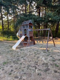 Outdoor playset