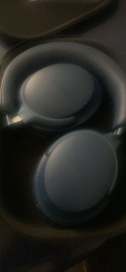 Bose quite comfort headphones 1st gen