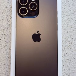 iPhone 16 Pro Max UNLOCKED Black Titanium 256GB