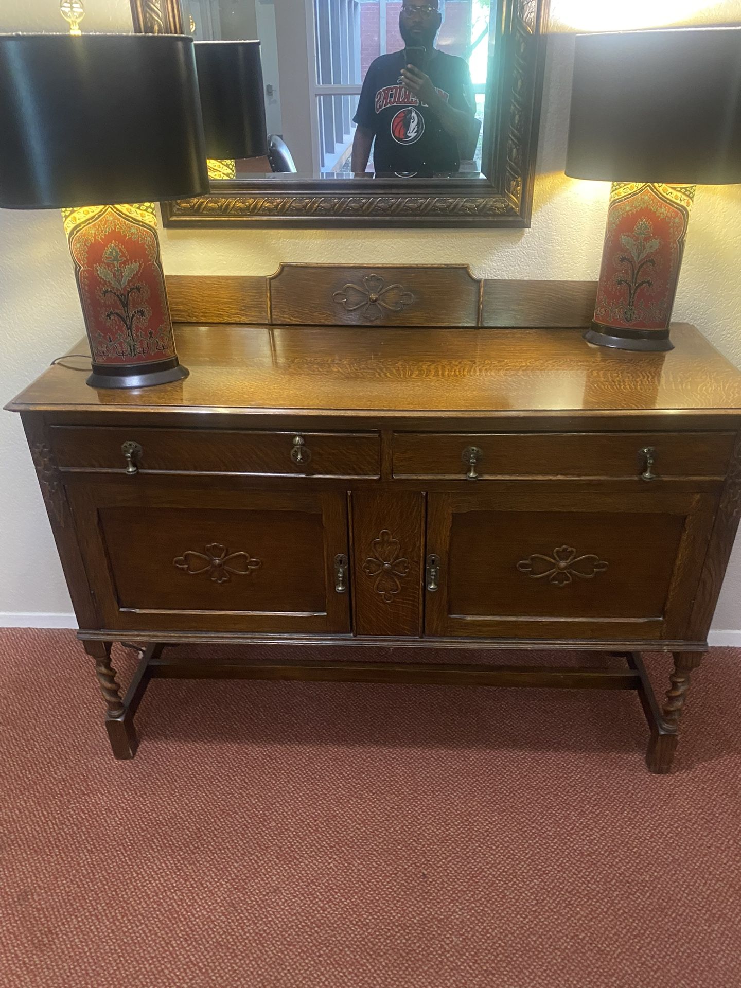 Dresser set