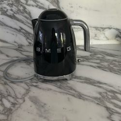 Retro SMEG Electric Auto Shut Off Kettle