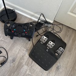  Logitech G923 Racing Wheel and Pedals With F1 Wheel Mod