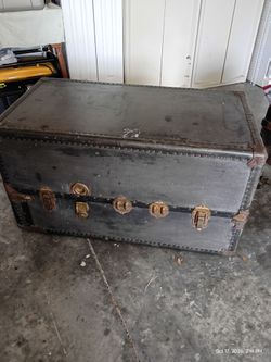 Antique wardrobe truck