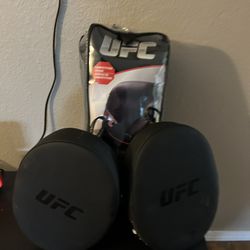 16oz. UFC Boxing Gloves And Training Mits
